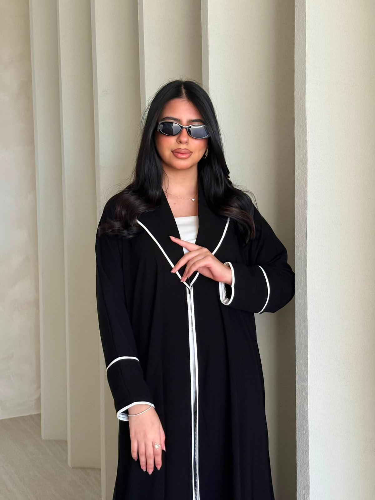 Ivory-Piped Noir Abaya